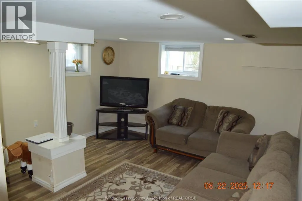 156 GILES BOULEVARD