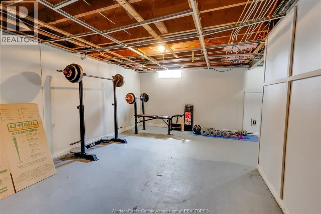 1075 PRADO PLACE