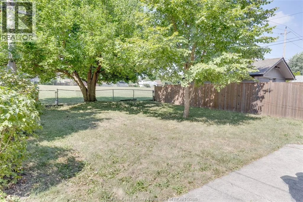 1075 PRADO PLACE