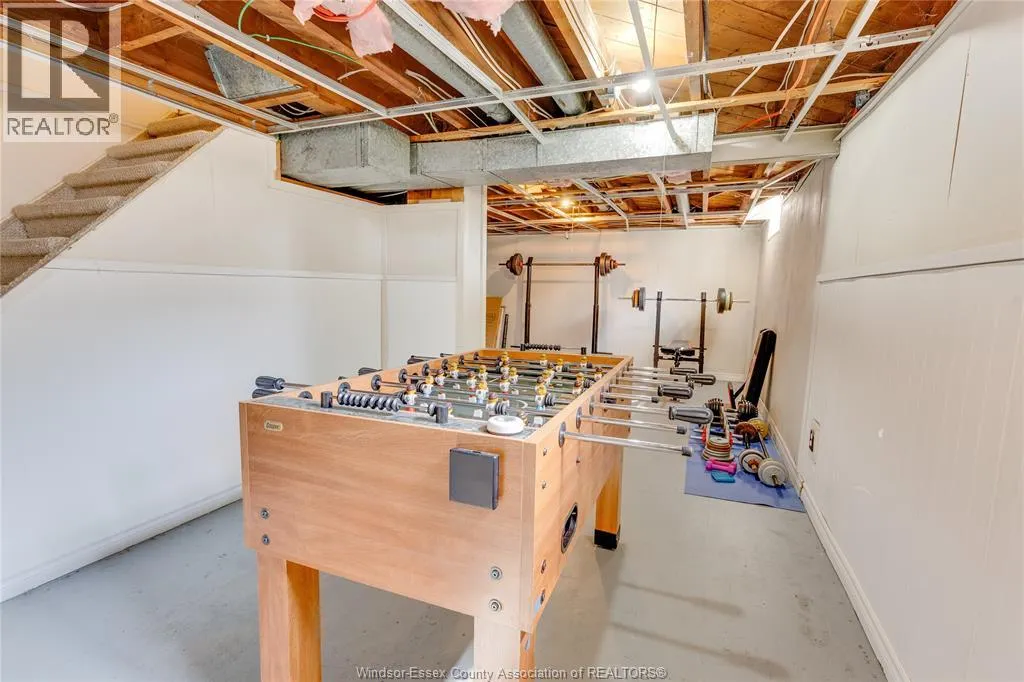 1075 PRADO PLACE