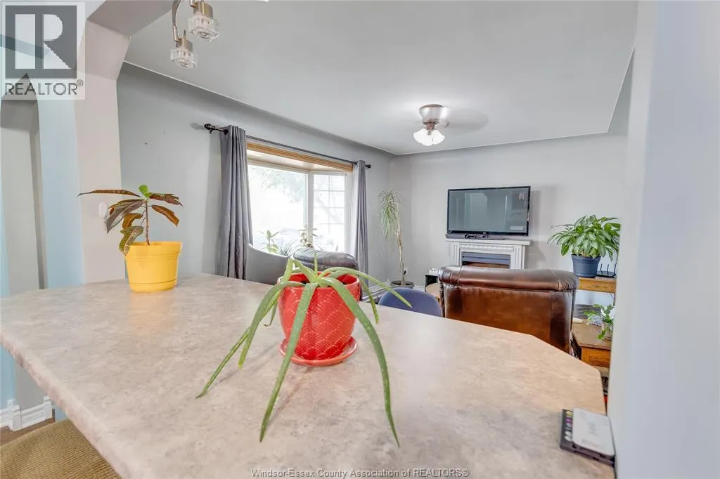 1075 PRADO PLACE