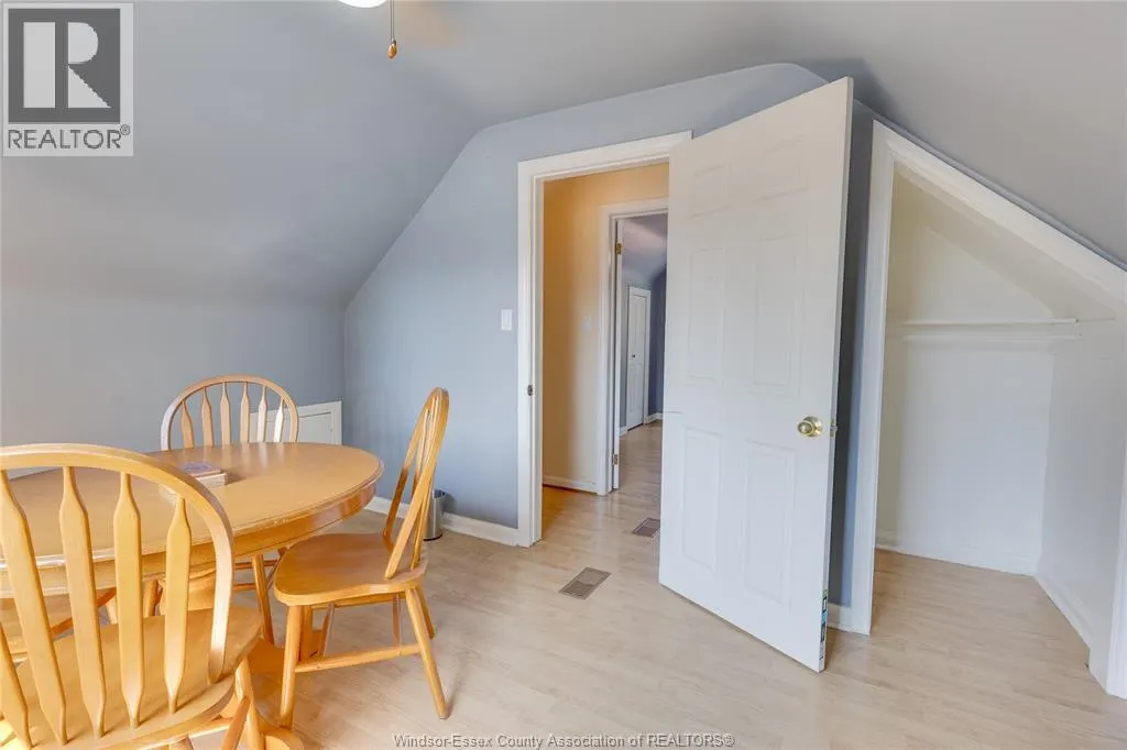 1075 PRADO PLACE