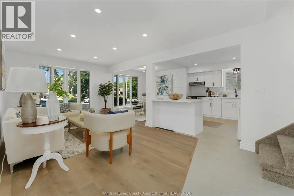 2977 FOREST GLADE