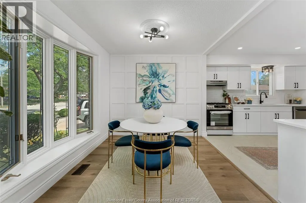2977 FOREST GLADE