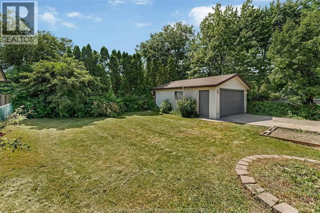 2977 FOREST GLADE
