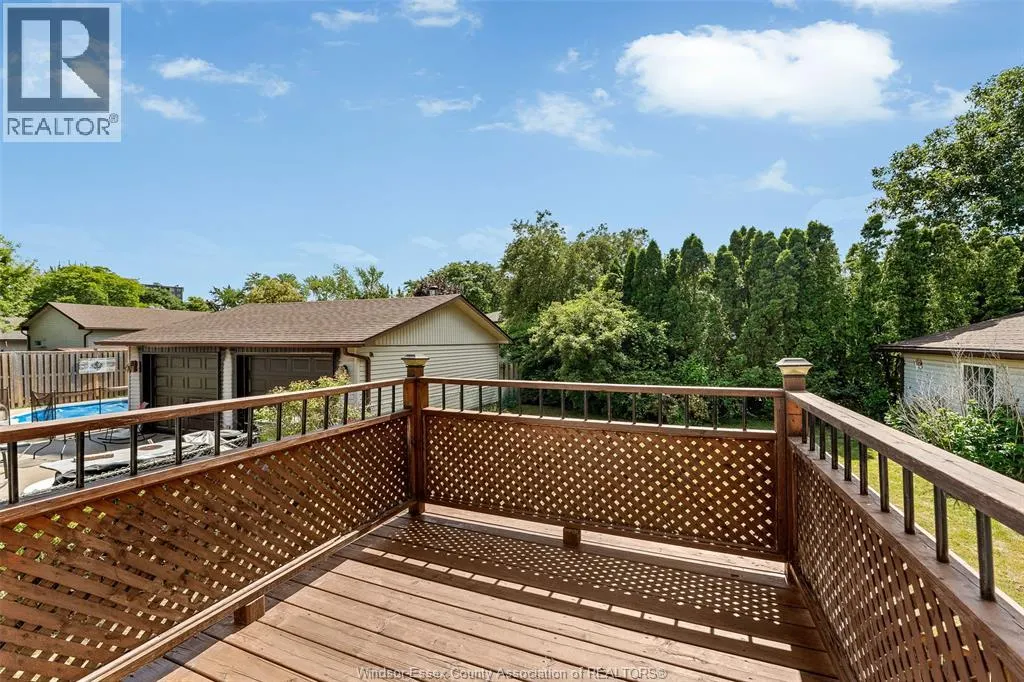 2977 FOREST GLADE