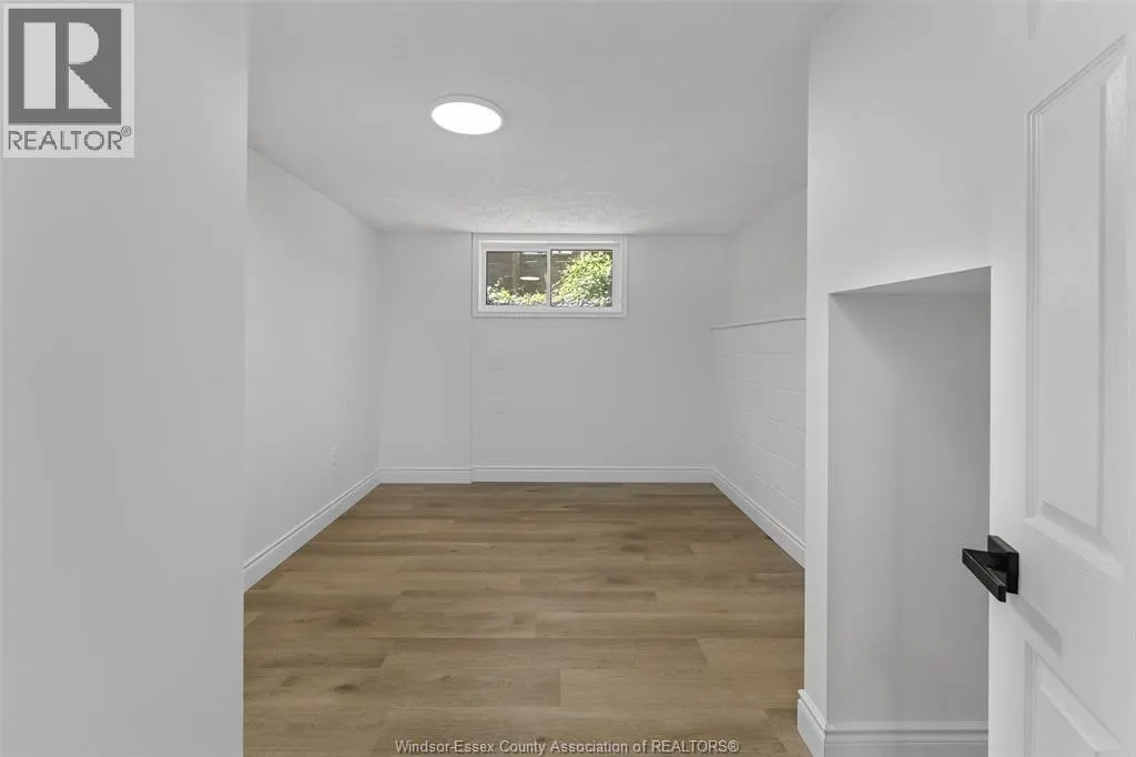 2977 FOREST GLADE