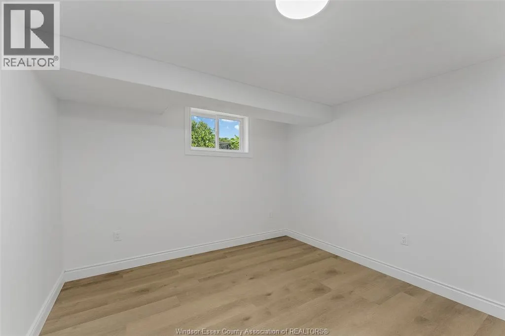 2977 FOREST GLADE