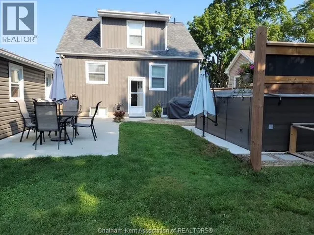 48 tweedsmuir AVENUE East
