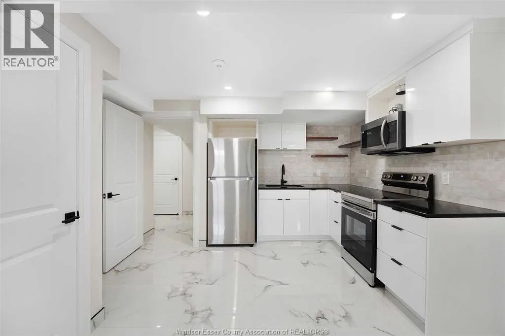 3546 HALLEE Unit# LOWER UNIT