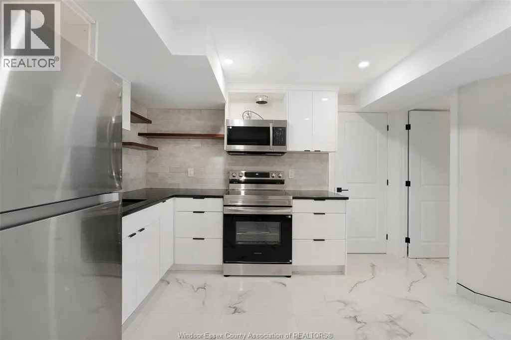 3546 HALLEE Unit# LOWER UNIT