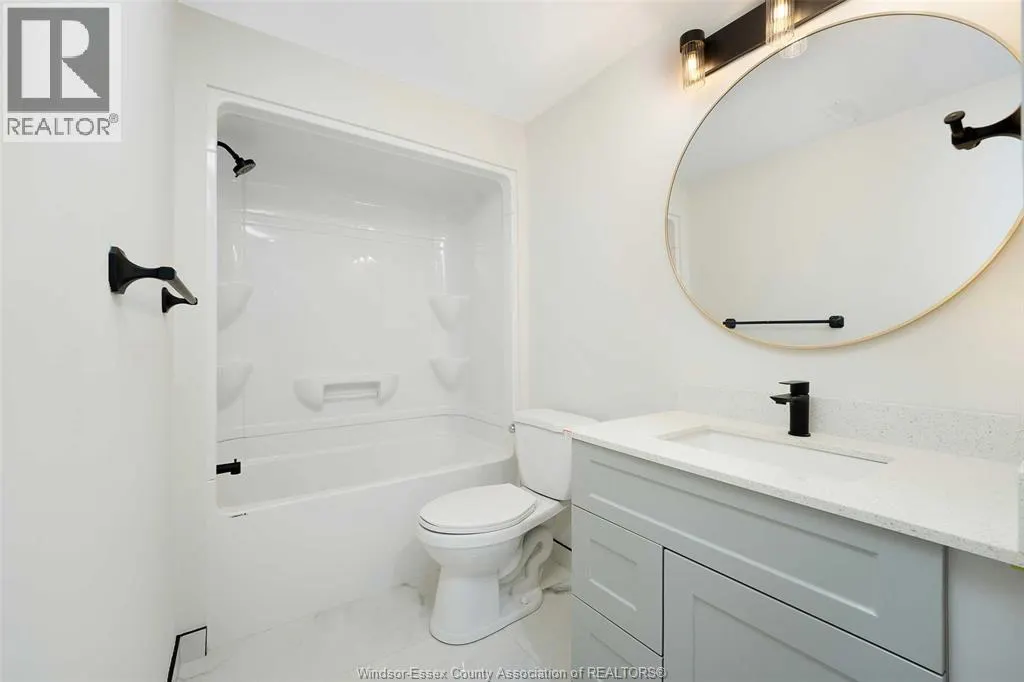 3546 HALLEE Unit# LOWER UNIT
