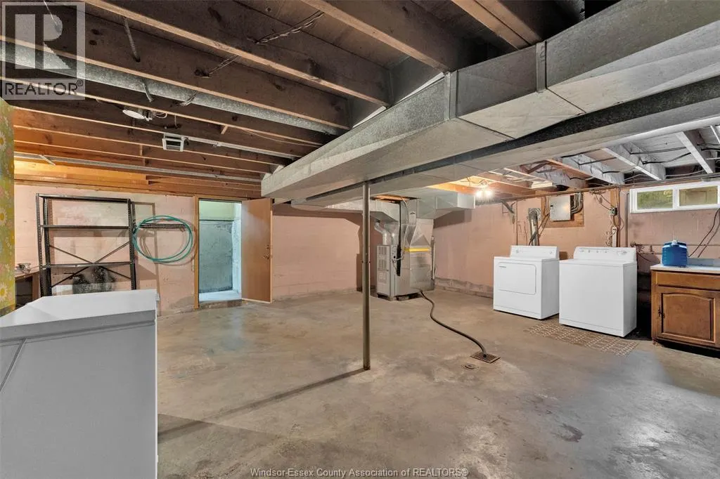 2565 TODD LANE