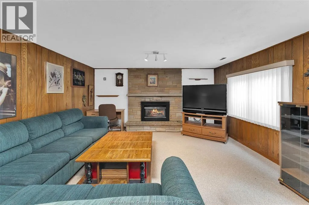 2565 TODD LANE