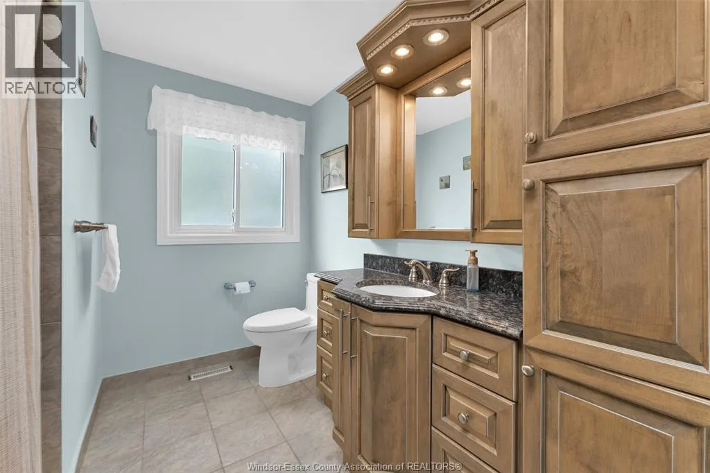 2565 TODD LANE