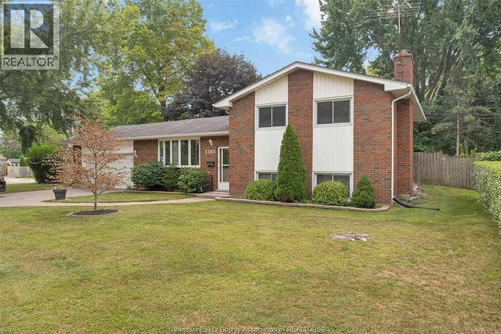2565 TODD LANE