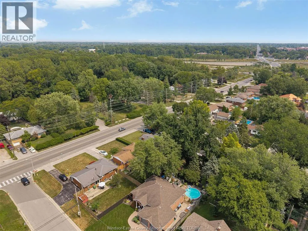 2565 TODD LANE