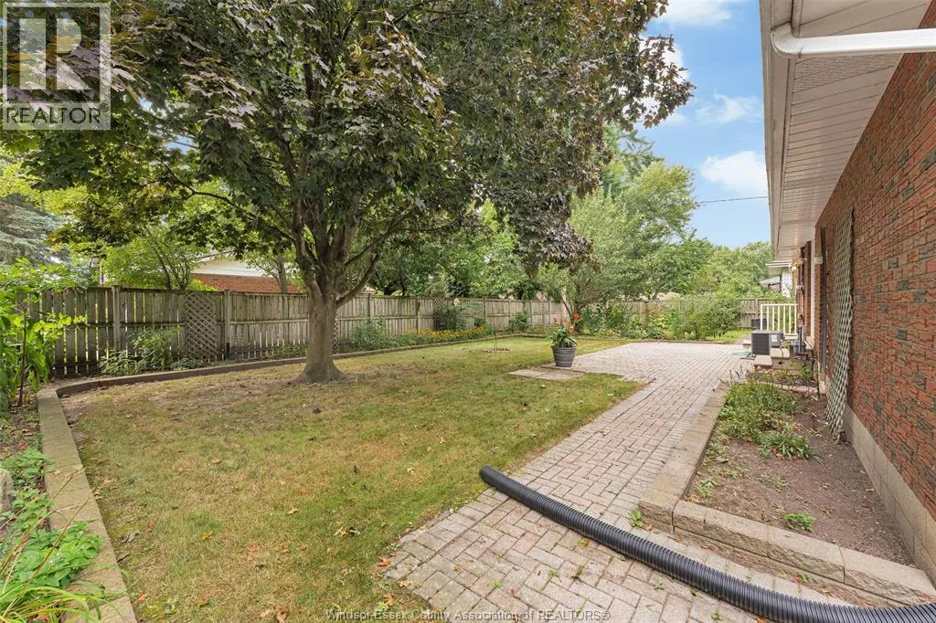 2565 TODD LANE