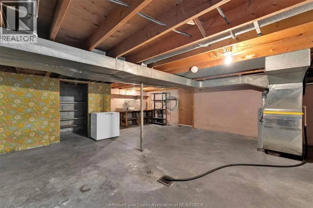 2565 TODD LANE