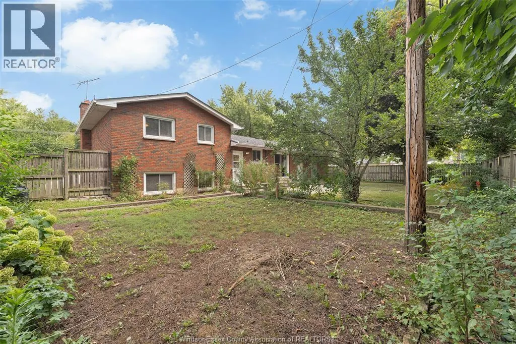 2565 TODD LANE