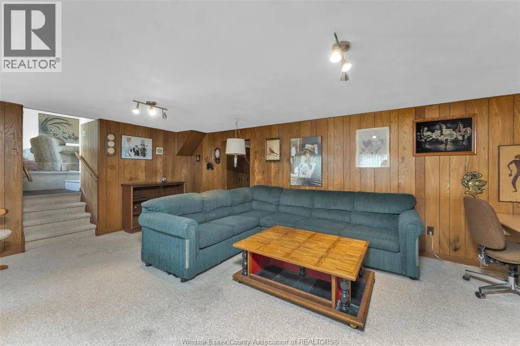 2565 TODD LANE
