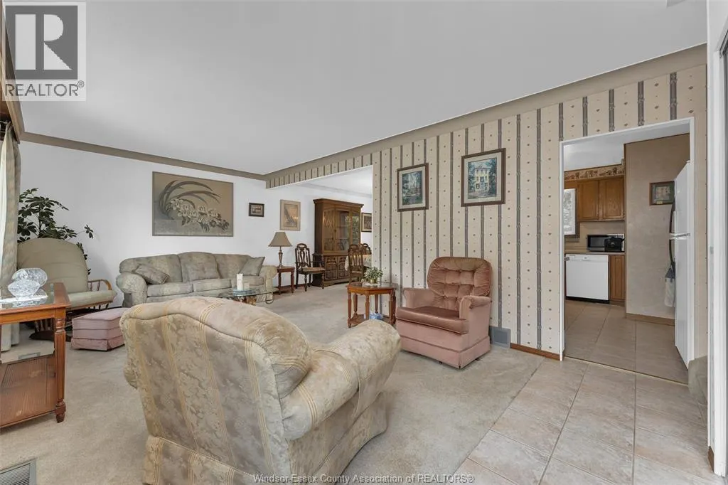 2565 TODD LANE
