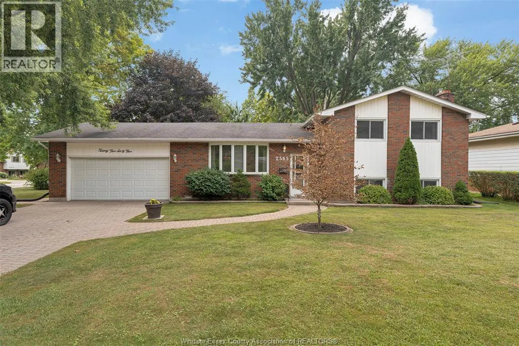 2565 TODD LANE