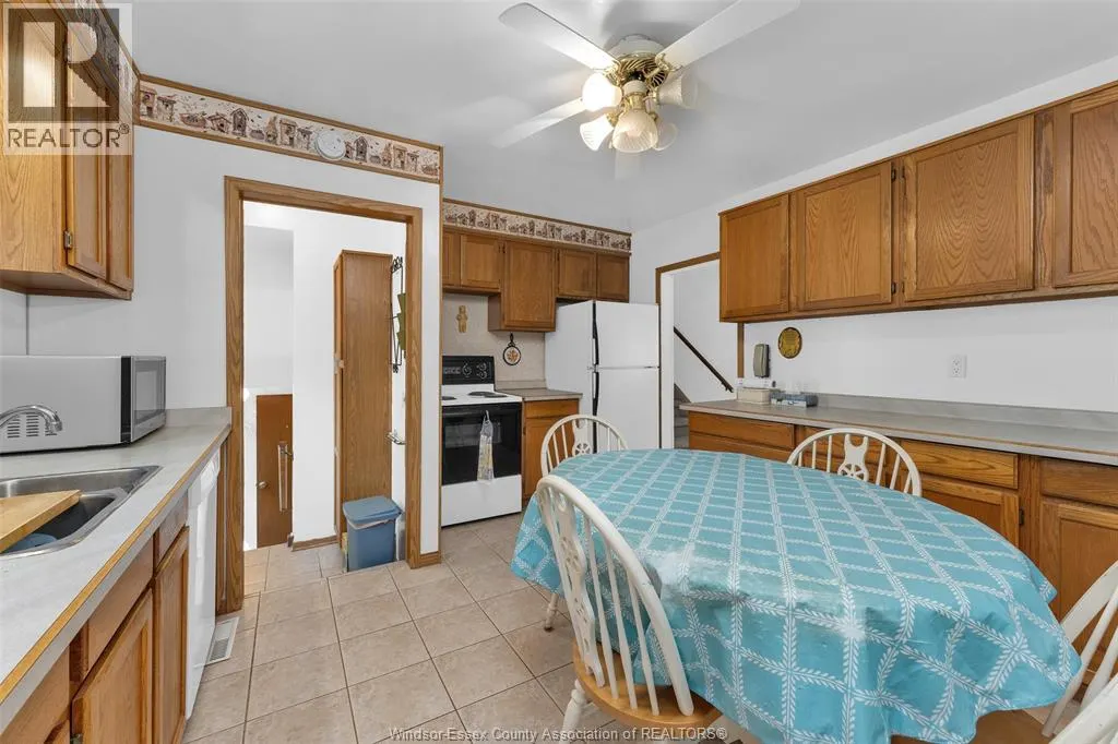 2565 TODD LANE