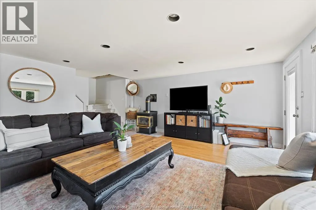 374 LAKEWOOD DRIVE