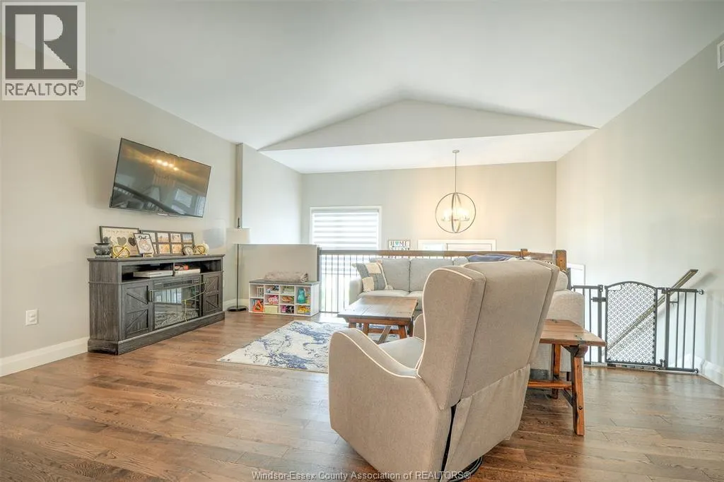 234 Mullen CRESCENT