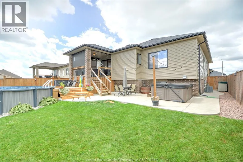 234 Mullen CRESCENT