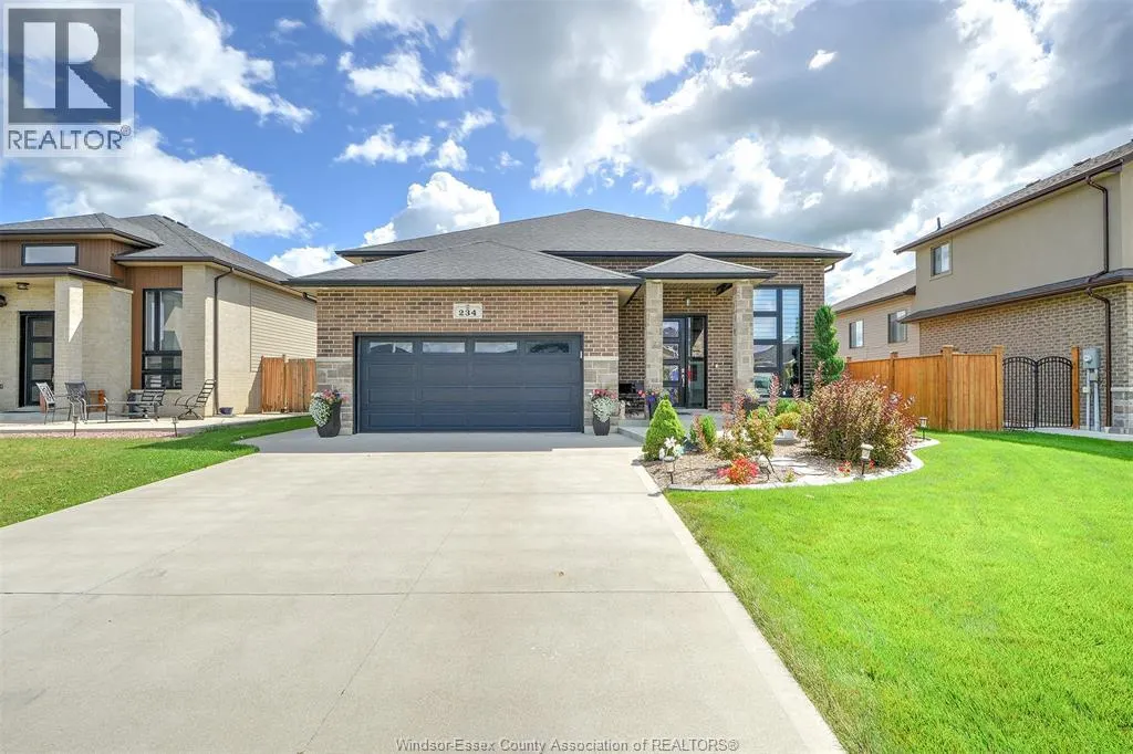234 Mullen CRESCENT