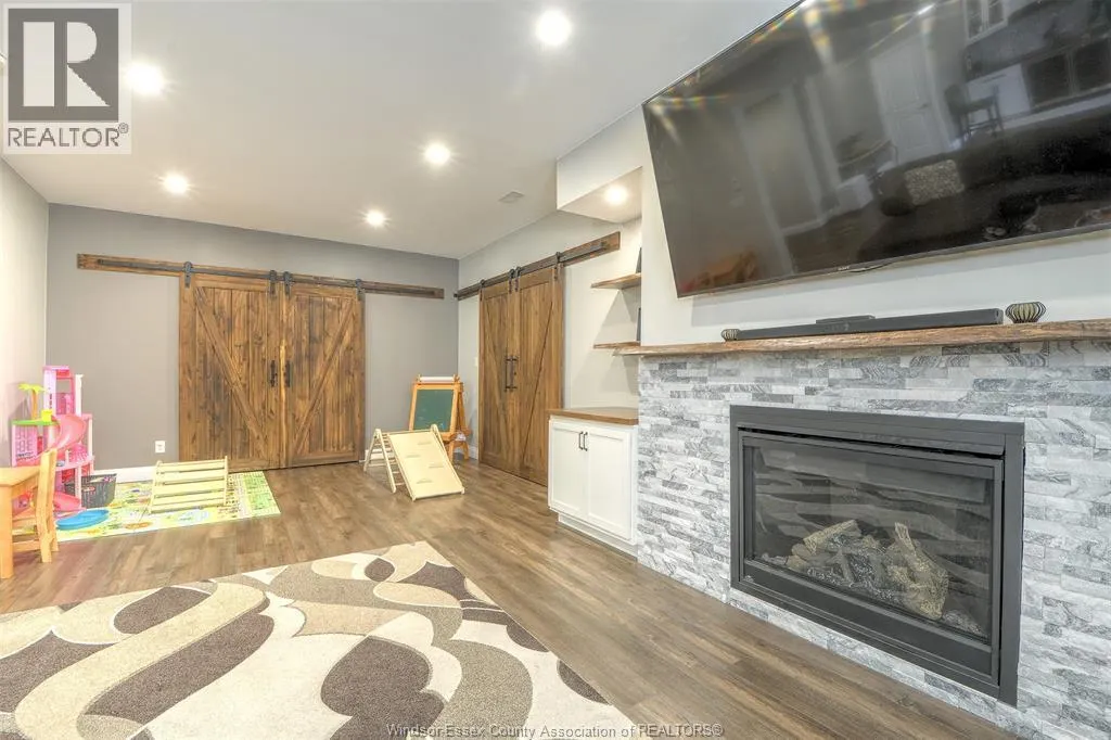 234 Mullen CRESCENT