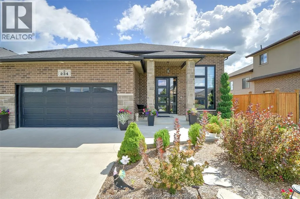 234 Mullen CRESCENT