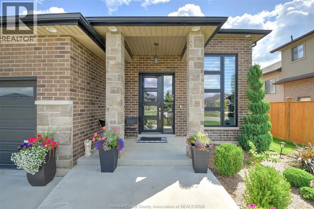 234 Mullen CRESCENT