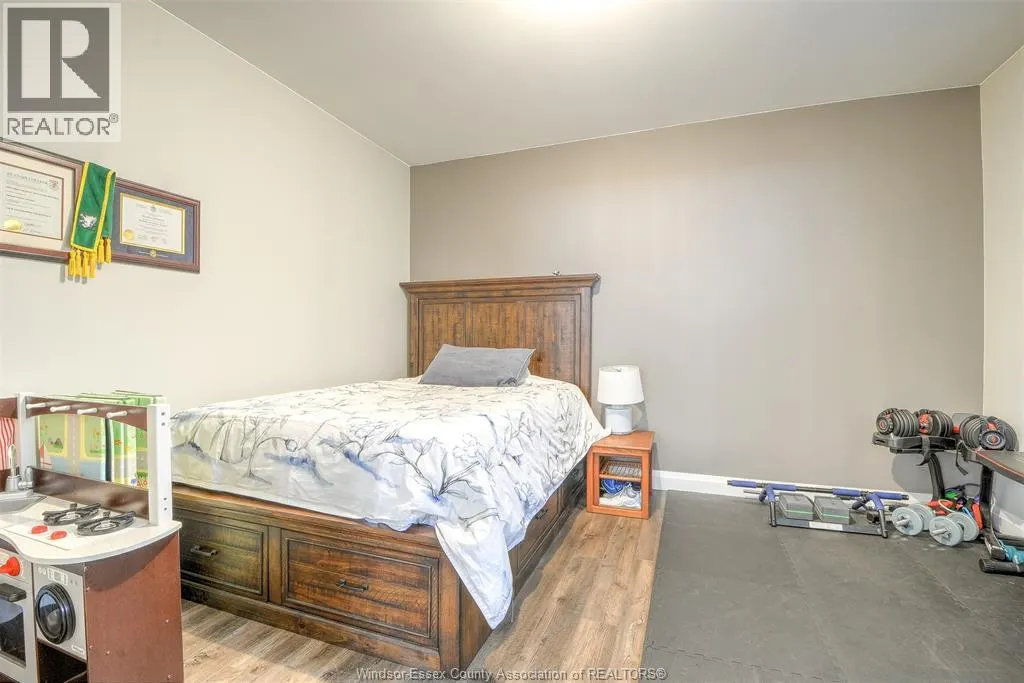 234 Mullen CRESCENT