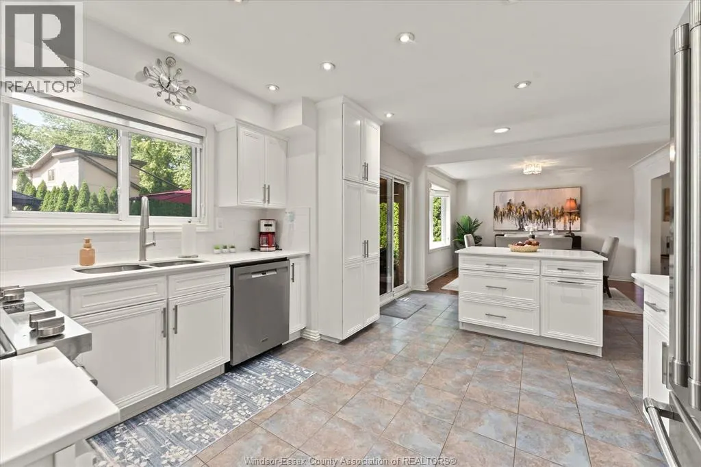 14035 RIVERSIDE DRIVE East