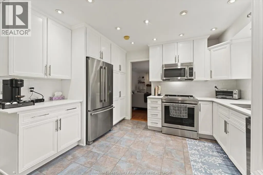 14035 RIVERSIDE DRIVE East