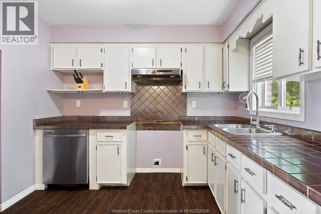 206-208 ARTHUR North