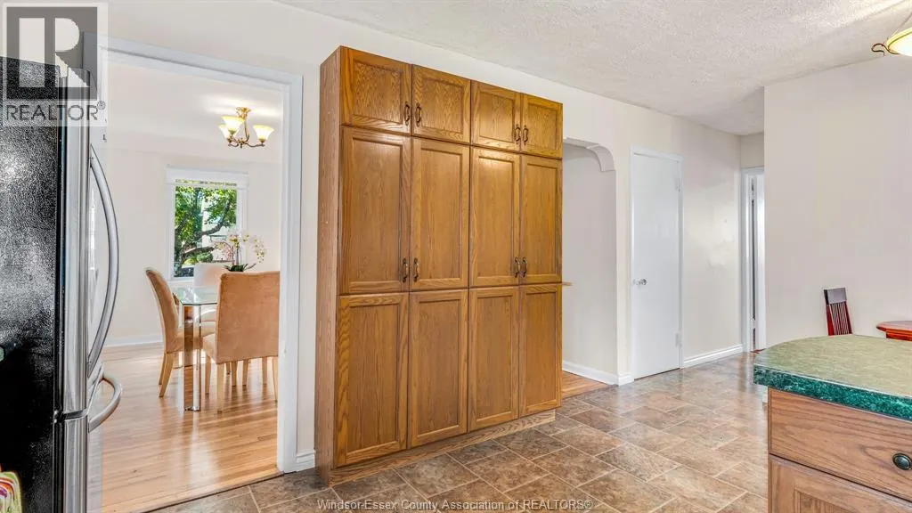4054 Roseland DRIVE West