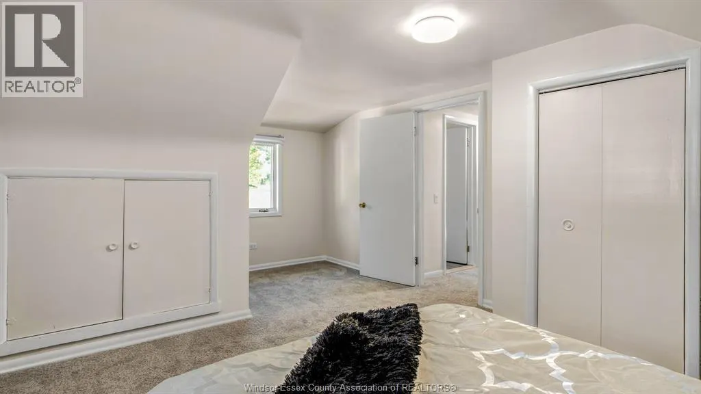 4054 Roseland DRIVE West