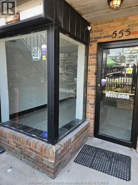 555 PELISSIER STREET