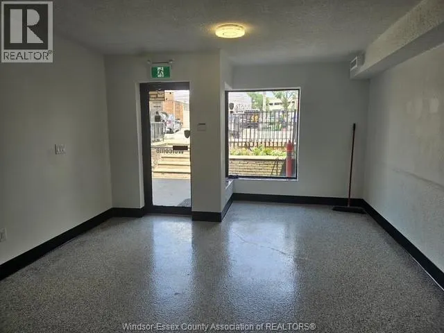 555 PELISSIER STREET