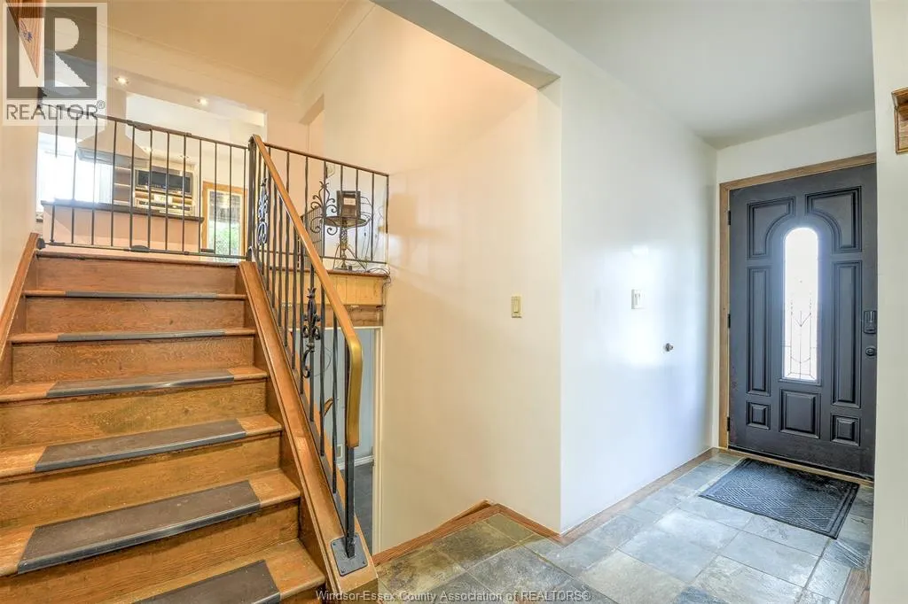 9715 OSBORN