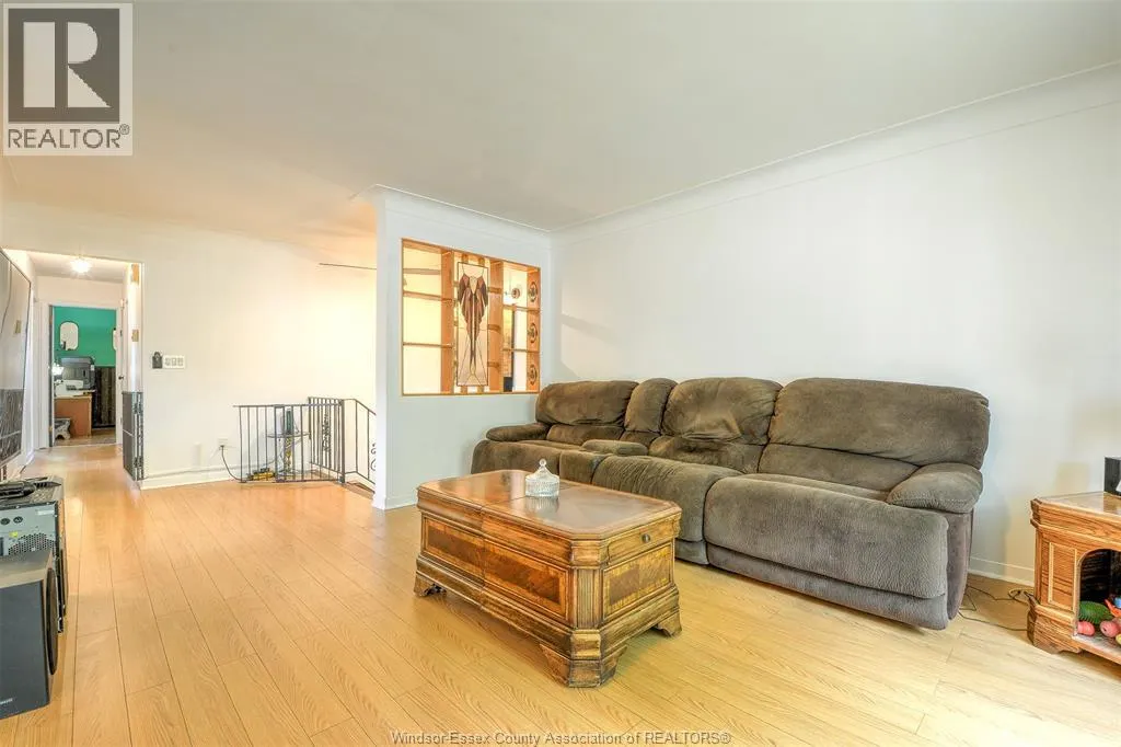 9715 OSBORN
