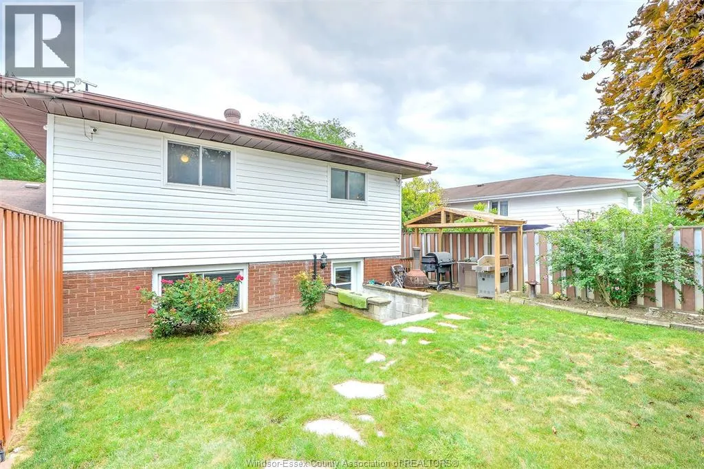 9715 OSBORN