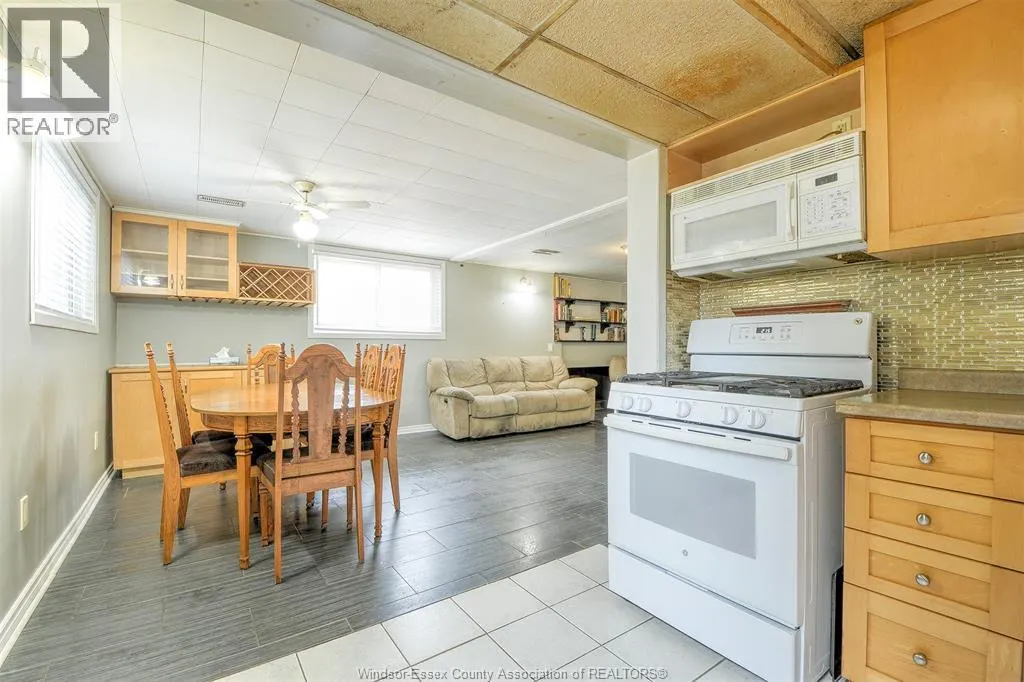 9715 OSBORN
