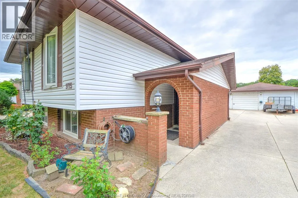 9715 OSBORN