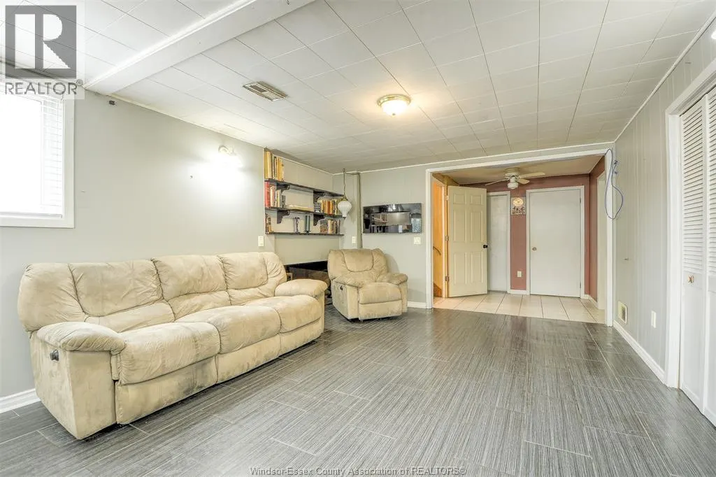 9715 OSBORN