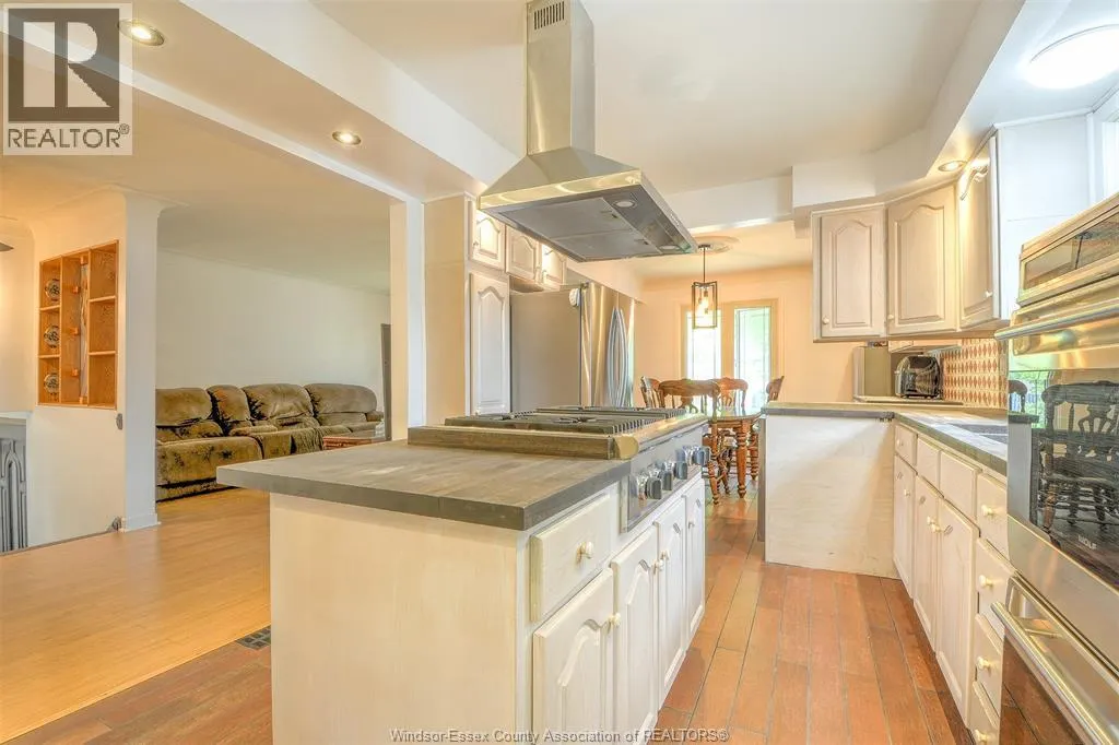9715 OSBORN